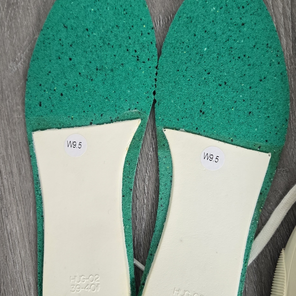 Everlane Canvas Low-Top Sneakers in Off-White - Picture 6 of 10